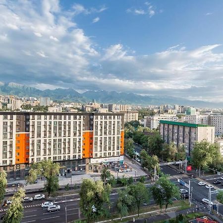 Квартира С Видом На Горы Almaty Exteriér fotografie
